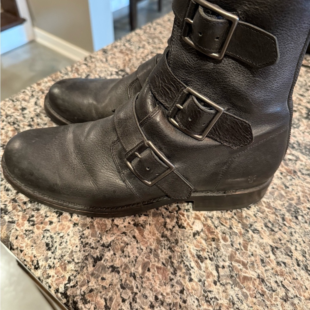 Frye Women’s Black Leather Moto Combat Boots 9.5 - Picture 3 of 6